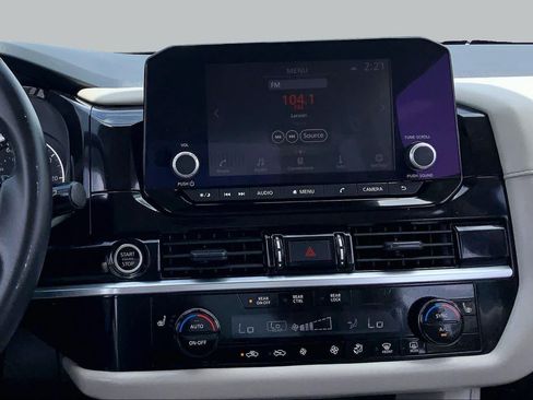 Used 2023 Nissan Pathfinder SV FWD image 7