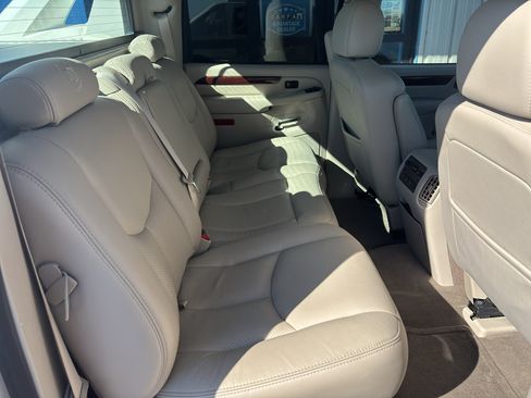 Used 2005 Cadillac Escalade EXT AWD/4WD image 12