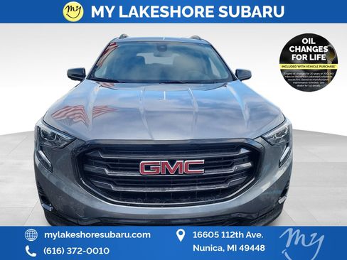 Used 2021 GMC Terrain SLT w/ Elevation Edition image 2