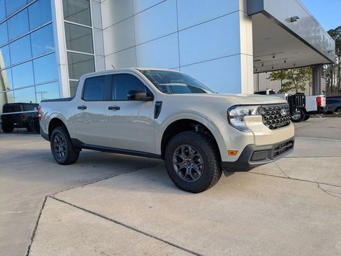 New 2025 Ford Maverick XLT w/ XLT Luxury Package AWD/4WD image 2