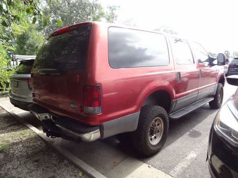 Used 2004 Ford Excursion XLT AWD/4WD image 4