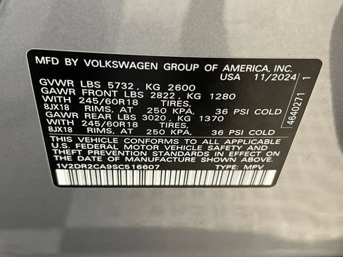 Certified 2025 Volkswagen Atlas SE FWD image 28