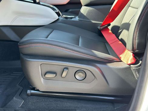 Used 2024 GMC Canyon AT4X image 18