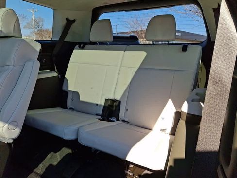 Used 2025 Hyundai Santa Fe Calligraphy image 11