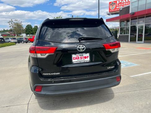 Used 2017 Toyota Highlander Plus w/ Carpet Mat Package AWD/4WD image 7