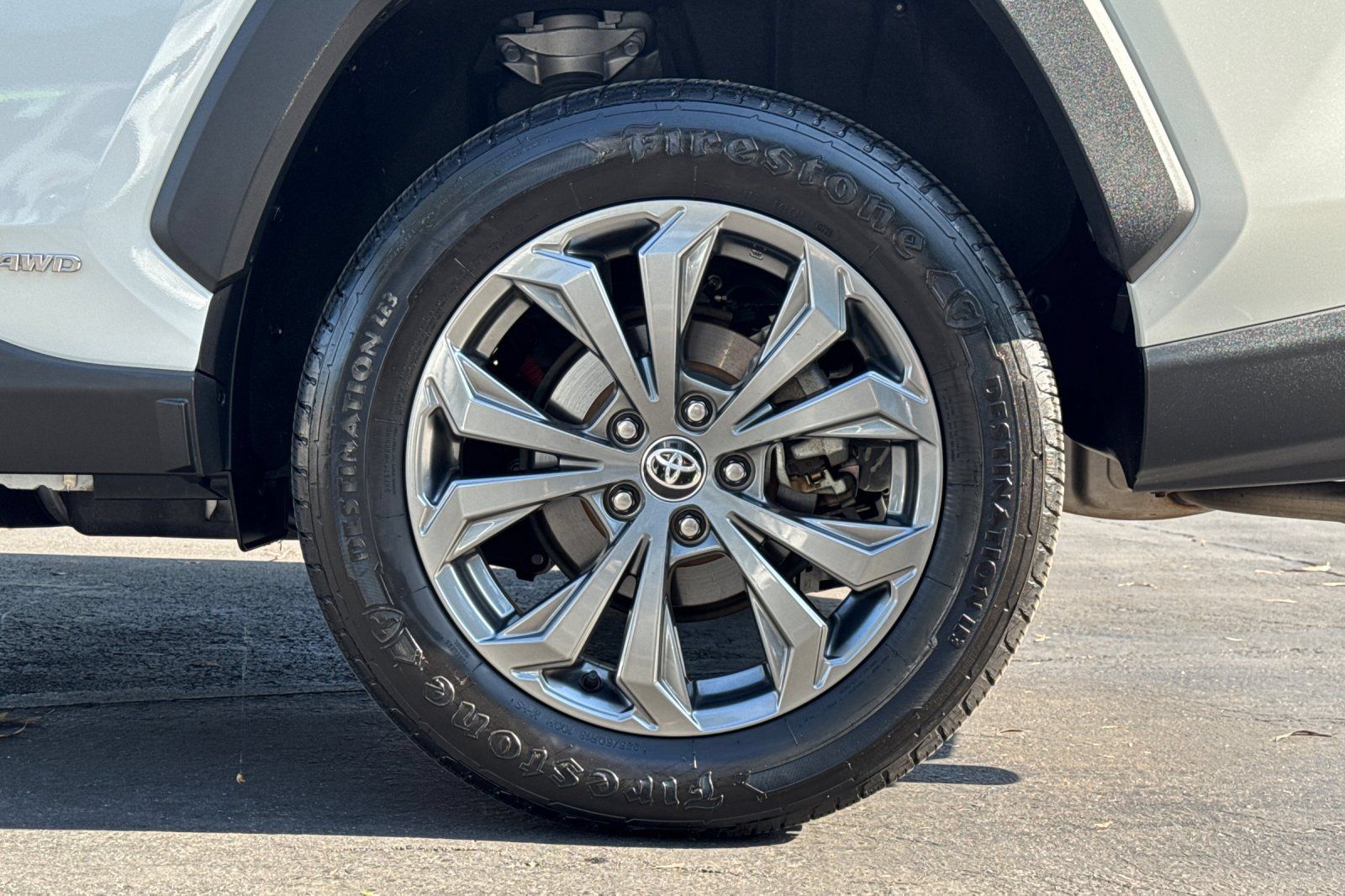 Used 2022 Toyota RAV4 XLE Premium AWD/4WD image 27