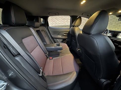 Used 2025 Nissan Kicks SR image 13