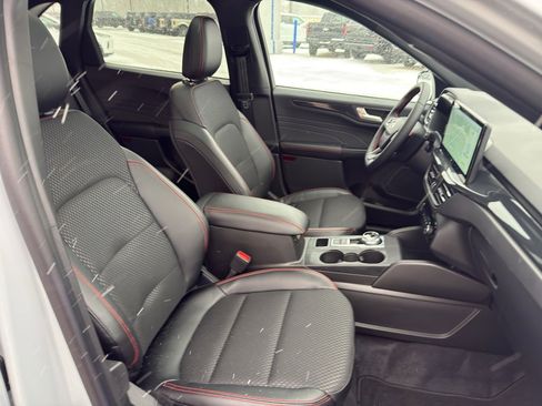 Used 2026 Ford Escape ST-Line w/ Tech Pack #1 image 17
