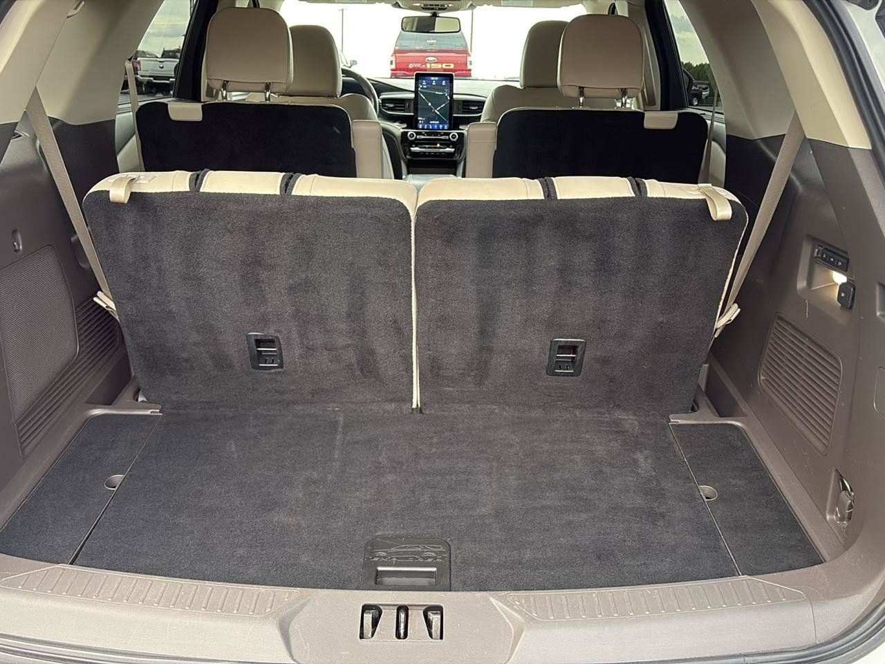 Used 2021 Ford Explorer Platinum w/ Equipment Group 601A AWD/4WD image 16