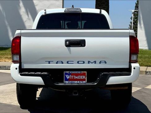 Used 2019 Toyota Tacoma TRD Off-Road image 4