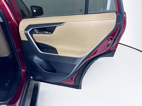 Used 2019 Toyota RAV4 Limited w/ Cold Weather Package FWD image 27