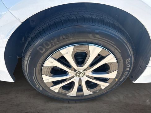 Used 2022 Toyota Corolla LE FWD image 18