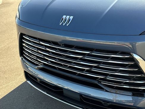 Used 2025 Buick Enclave Preferred image 31