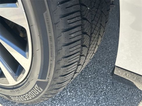 Used 2019 Lincoln Navigator Select w/ Technology Package image 11