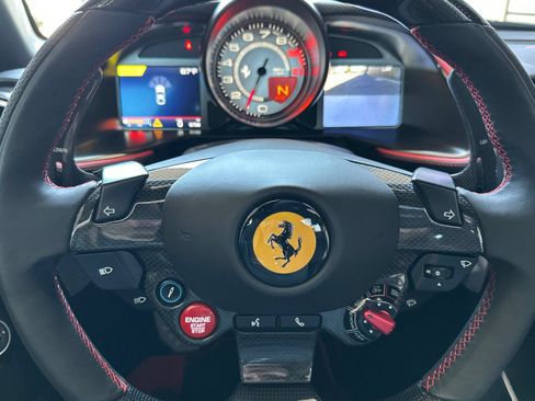 Used 2018 Ferrari 812 Superfast RWD image 28
