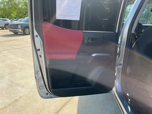 Used 2022 Toyota Tacoma SR5 w/ Technology Package AWD/4WD image 15