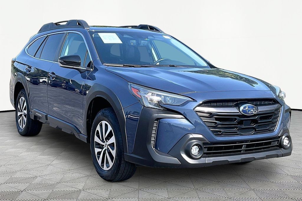 Used 2024 Subaru Outback Premium AWD/4WD image 3