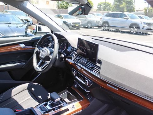 Used 2023 Audi Q5 2.0T Premium AWD/4WD image 21