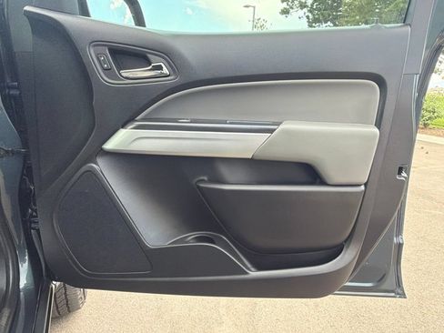 Used 2019 Chevrolet Colorado LT AWD/4WD image 11
