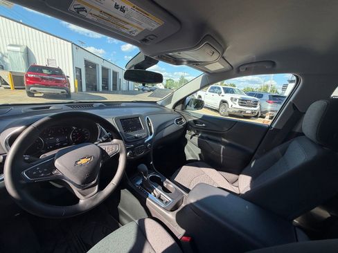 Used 2024 Chevrolet Equinox LT w/ LPO, Floor Liner Package FWD image 17