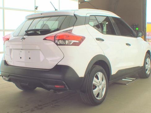 Used 2019 Nissan Kicks S FWD image 4