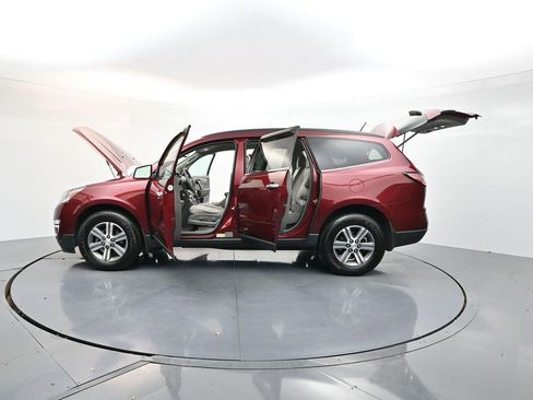 Used 2016 Chevrolet Traverse LT image 38