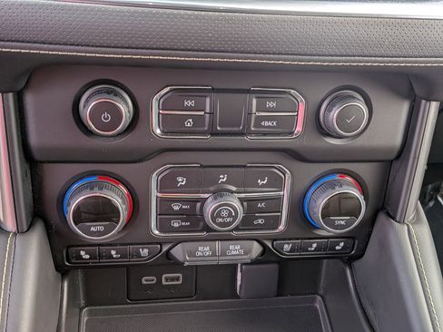 Used 2024 Chevrolet Tahoe Premier image 30