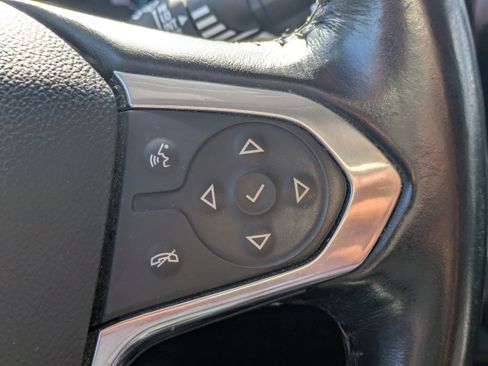 Used 2020 Chevrolet Traverse LT image 27