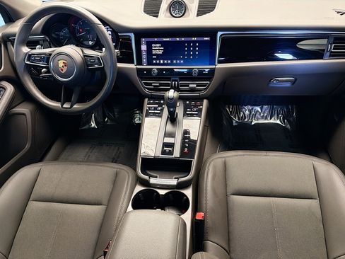 Used 2022 Porsche Macan AWD/4WD image 12