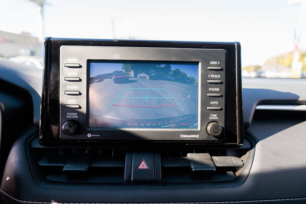 Used 2021 Toyota RAV4 XLE w/ Convenience Package AWD/4WD image 4