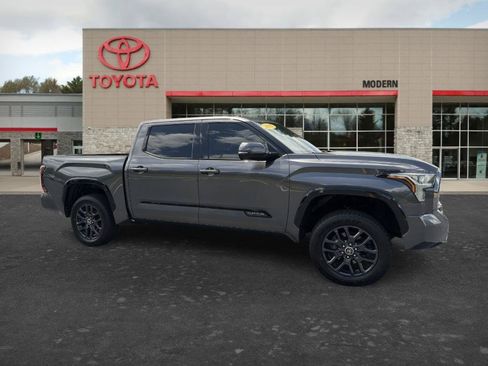 Used 2023 Toyota Tundra Platinum AWD/4WD image 3