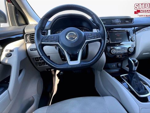 Used 2021 Nissan Rogue Sport SV image 8