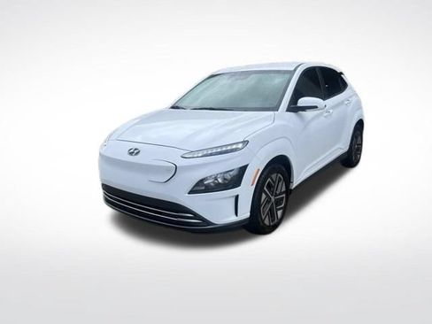 Used 2023 Hyundai Kona SE w/ Cargo Package FWD image 7