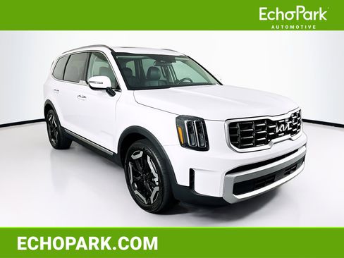 Used 2025 Kia Telluride S FWD image 1