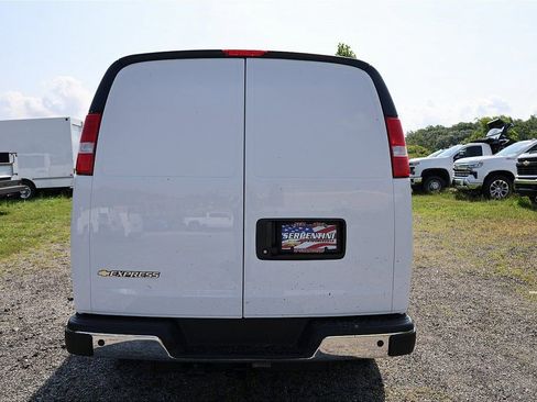 New 2025 Chevrolet Express 3500 w/ Driver Convenience Package image 8