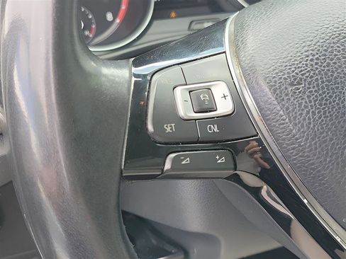 Used 2018 Volkswagen Atlas SEL FWD image 20