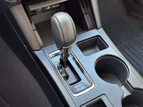 Used 2019 Subaru Outback 2.5i Limited image 6