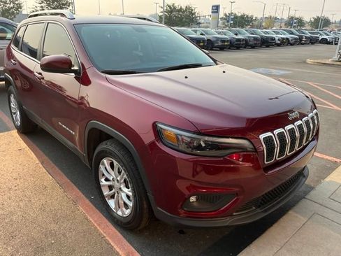 Used 2019 Jeep Cherokee Latitude w/ Popular Appearance Group AWD/4WD image 4