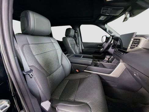 Used 2025 Toyota Tundra Limited AWD/4WD image 32