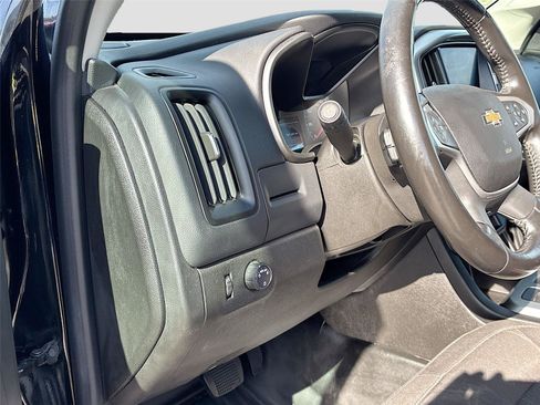 Used 2022 Chevrolet Colorado LT w/ Fleet Safety Package RWD image 10