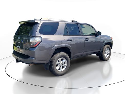 Used 2021 Toyota 4Runner SR5 AWD/4WD image 7