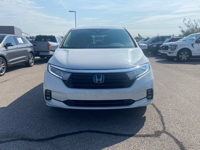 Used 2023 Honda Odyssey Elite image 2