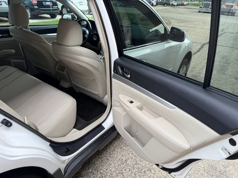 Used 2012 Subaru Outback 2.5i Premium AWD/4WD image 16