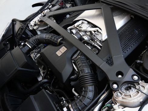 Used 2020 Aston Martin DB11 Coupe image 24