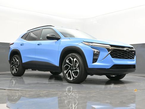 Certified 2024 Chevrolet Trax RS w/ Sunroof Package image 35