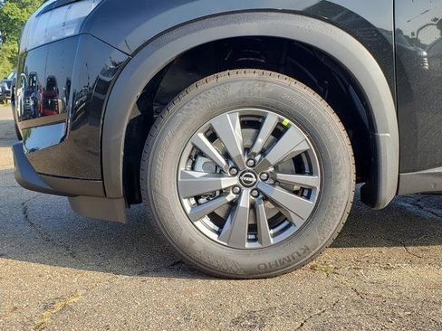 New 2025 Nissan Pathfinder SV w/ Black Appearance Package image 22
