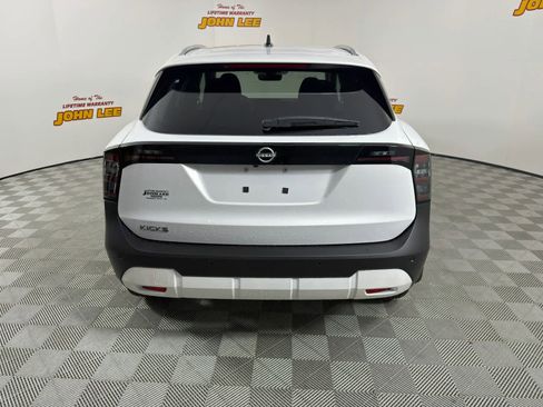 New 2026 Nissan Kicks SV w/ SV Premium Package FWD image 4