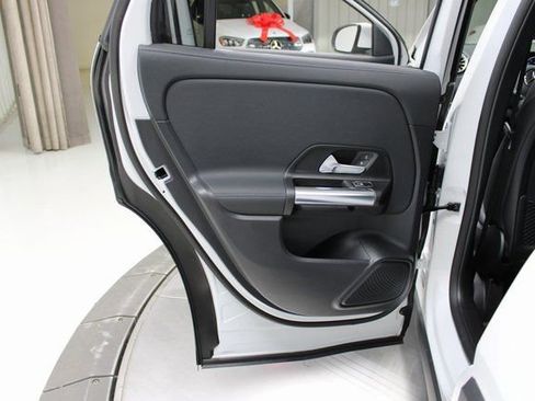 Used 2024 Mercedes-Benz GLA 250 image 36