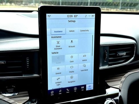 Used 2023 Ford Explorer Limited w/ Limited Technology Package RWD image 20