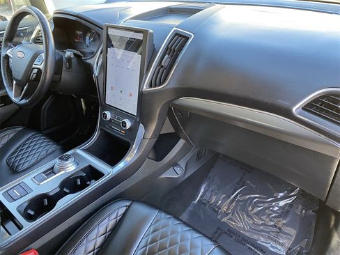 Used 2023 Ford Edge Titanium image 8